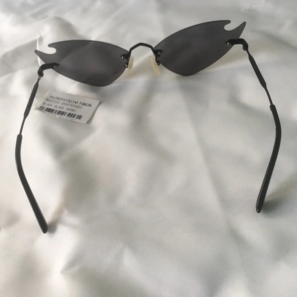 Alexander McQueen sleek rimless